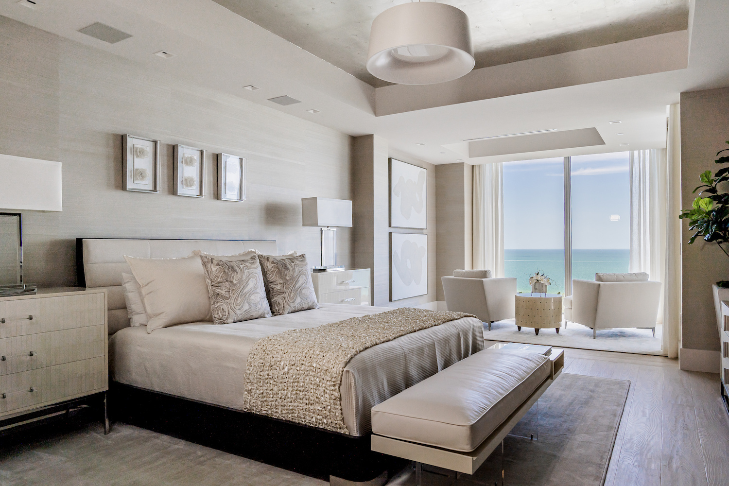 Private Penthouse, Mystique – Naples
